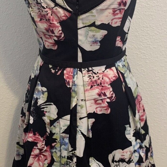 White House Black Market Spring Floral Princess Rockabilly Dress Women's Size 0 - Picture 5 of 14